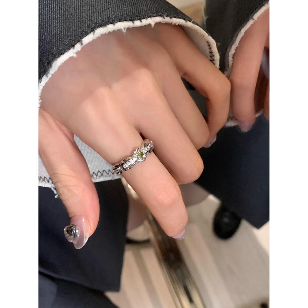 Hochwertiger koreanischer Ring mit grünem Zirkonia für Damen Perfekt für stilvolle Fingermode