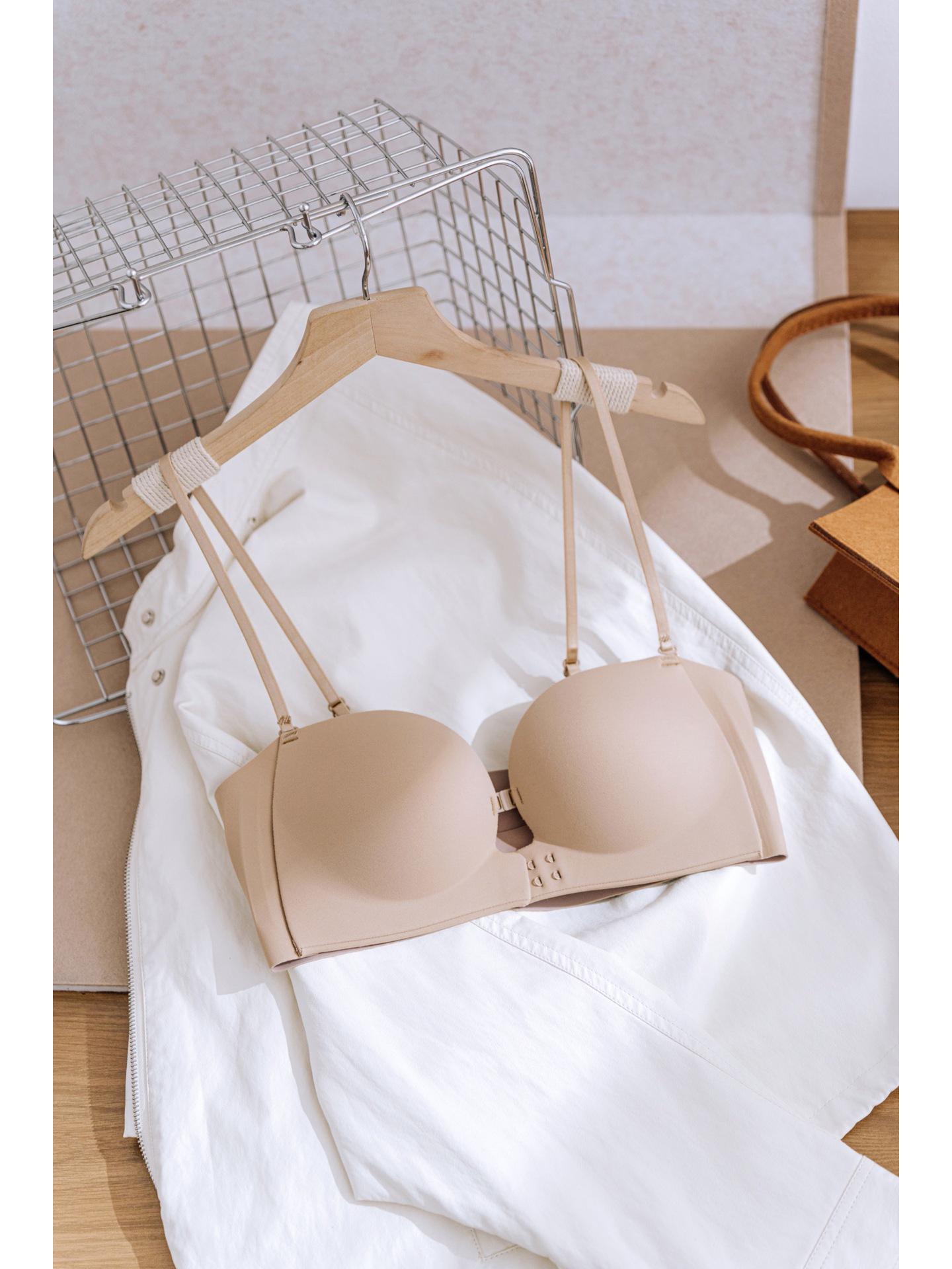 

Невидимый бесшовный бюстгальтер пуш-ап без бретелей для маленькой груди с застежкой спереди и нескользящей конструкцией - Белый S