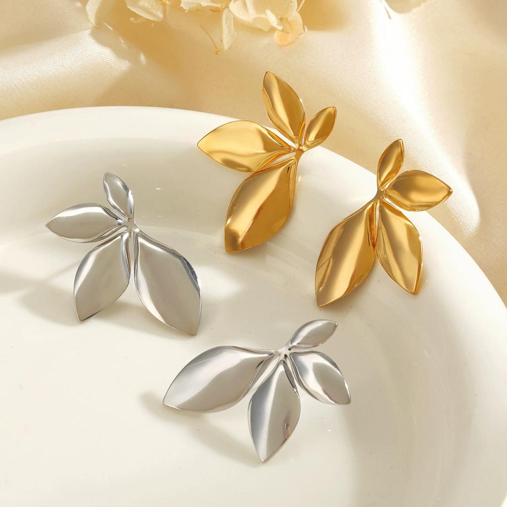 Módní nerezové náušnice pecky s motivem listů a květin Jasné Antialergické Vodotěsné Očarující textura Vysoká kvalita