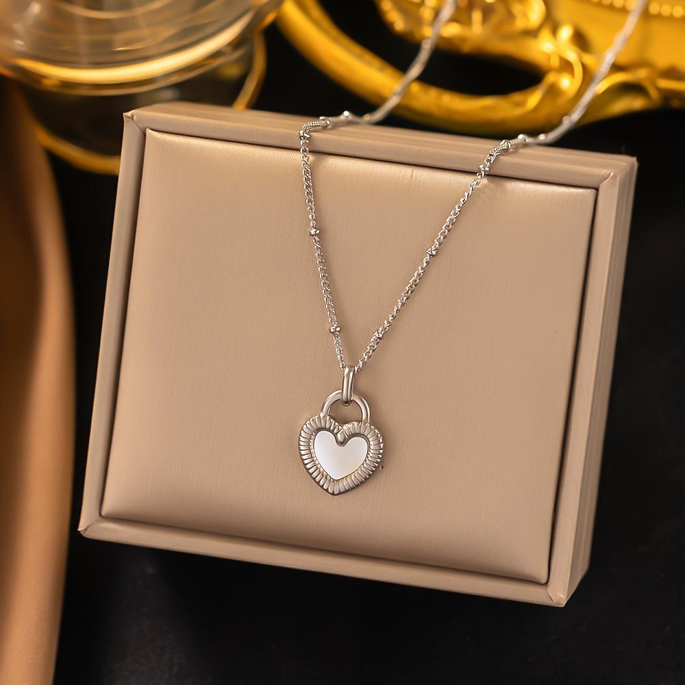 Heart-shaped Shell Pendant for Women, Light Luxury and Versatile Double-sided Black and White Chain Necklace