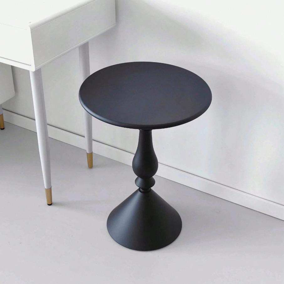 Nordic Style Coffee Table Moving Side Table Sofa End Table Luxurious Elegant Small Round Table for Home Simple Nightstand