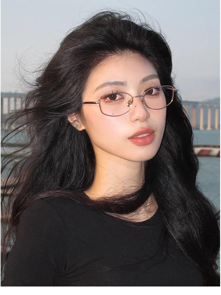 Minimalistische Golddrahtbrille im koreanischen Stil für Damen - High-End, myopiefreundlich, kleines Gestell für runde Gesichter