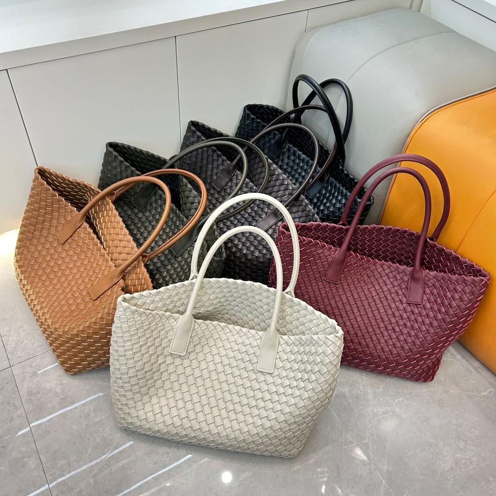 2025 Cross-border Explosion, Genuine Leather Woven Vegetable Basket, Cowhide Tote, Large-capacity Underarm Hand-held Large Bag, Women's Foreign Trade