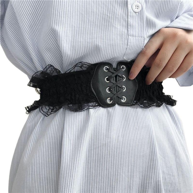 Elegant White Fashionable Lace Trim Dress With Waist Cincher For Stunning Silhouette