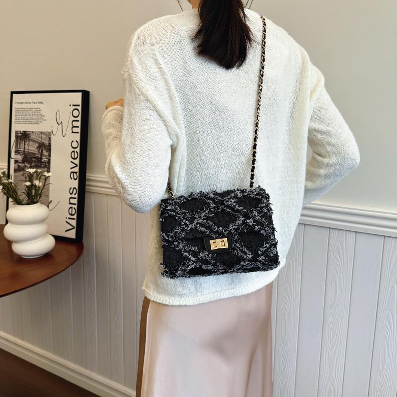 

Xiaoxiangfeng explosion bag 2024 осень новая сумка через плечо модная иностранная сумка-цепочка нишевая алмазная квадратная сумка чёрный