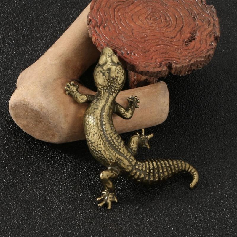 Ready-to-Display Metal Lizards Figurine Requiring No Assembly, with Curled Tail and Scale Texture for Desks or Shelves