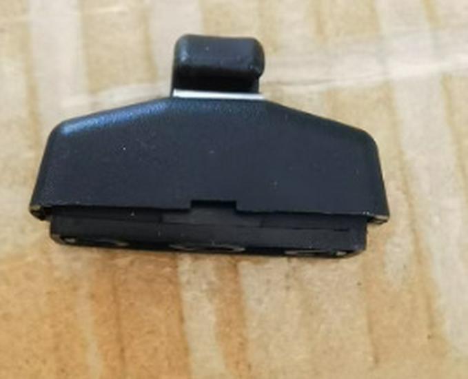 Volkswagen Passat/Skoda Front Sun Visor Hook Clip (3B0857561B)