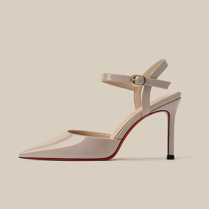 Svarte høyhælte sko med rød såle, dame, tynne hæler, spisse, 2025 høst og vinter nye, sexy uthulede temperament-enkelsko med én spenne