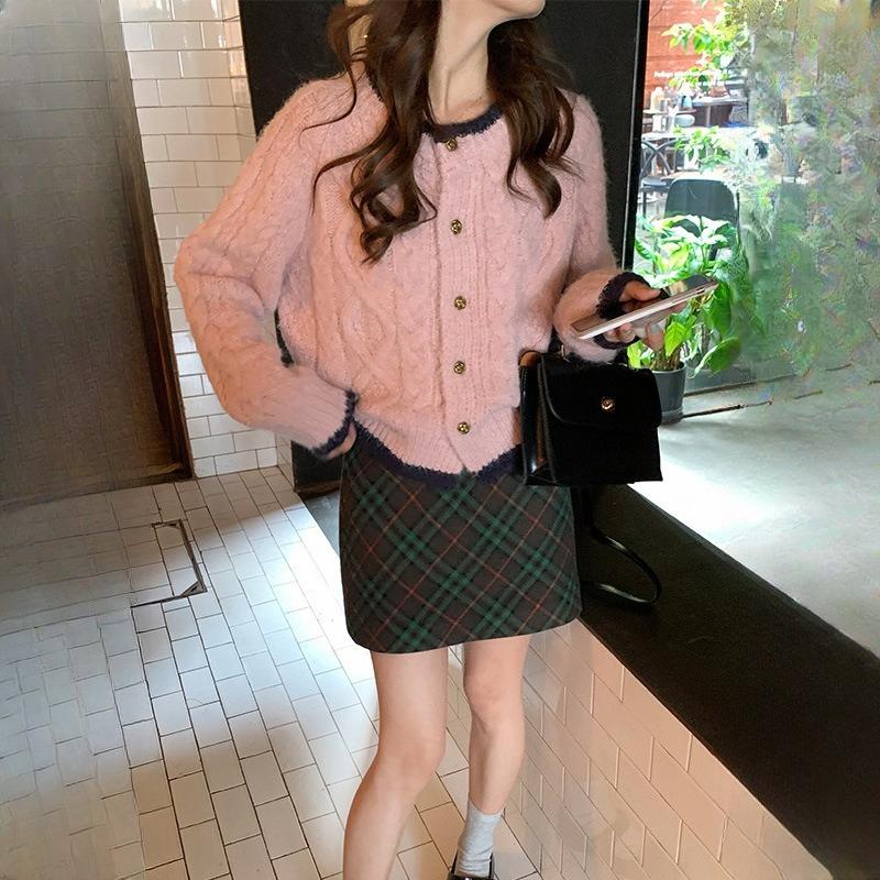 Spring Autumn Korean-French Retro Lazy Style Soft Cable-Knit Sweater Top for Women