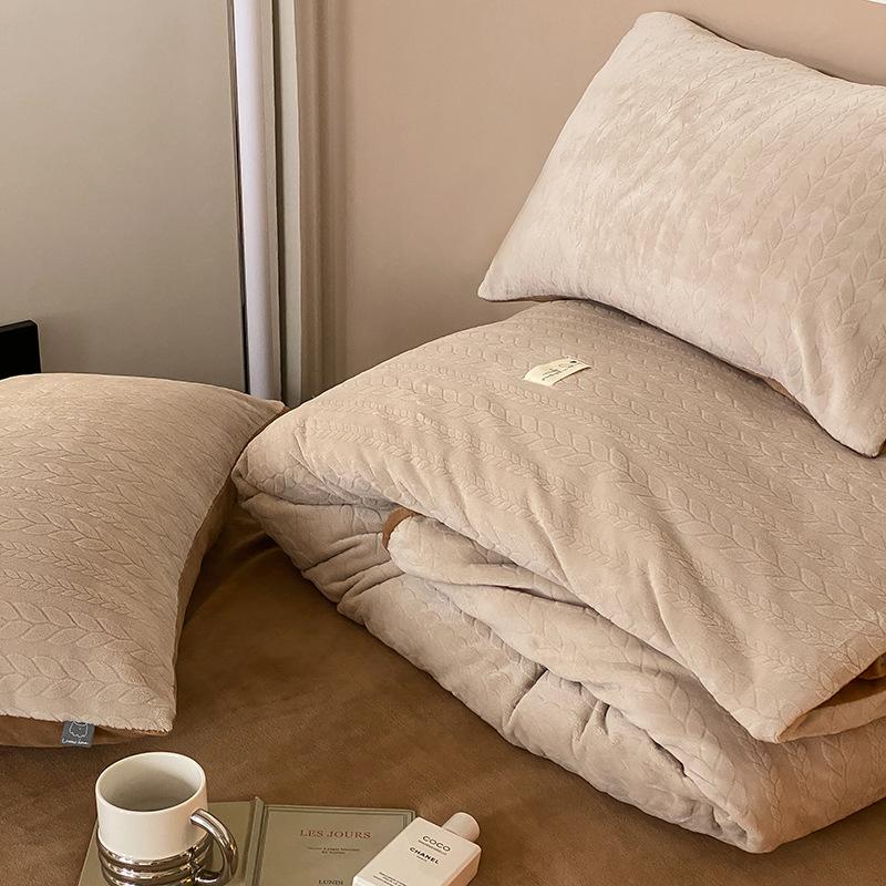 

Nordic Thickened Milk Fleece Four-Piece Warm Double-Sided Coral Fleece Quilt Cover Bed Hat Flannel Bedding 1.2m ( 150 * 200cm Quilt)