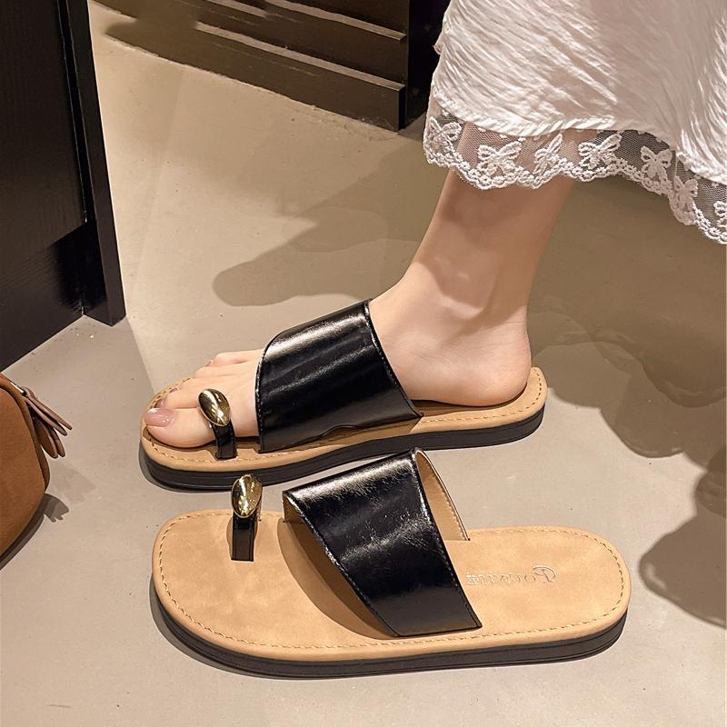 Fashion Female Shoes Ladies' Slippers Rubber Flip Flops Summer Clogs Woman Rivet 2025 Hawaiian Silver Beach Flat Slides Women's Shoes Si