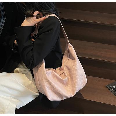 Premium Messenger Bag Women's 2025 New Retro Niche Large-capacity Simple Shoulder Dumpling Bag