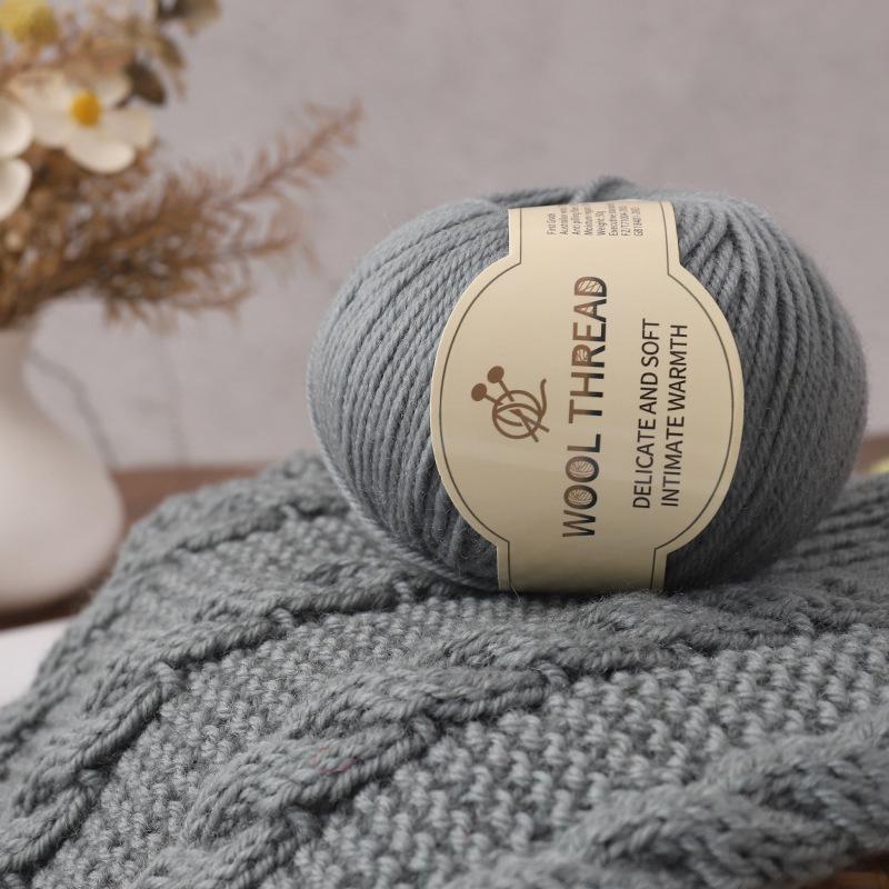 Medium-Thick Cashmere Wool Yarn for Hand-Knitted Baby and Child Scarves and Sweaters, with Knitting Needles.