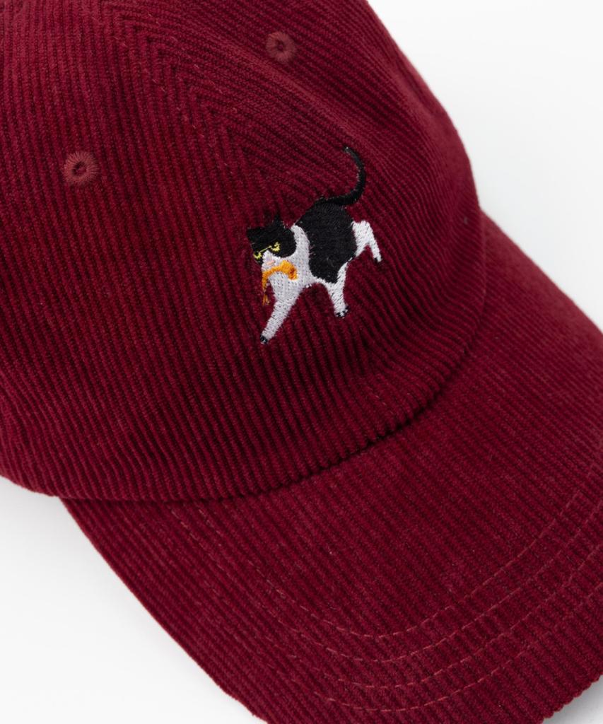 Keullaessikeulleob Tuxedo Cat Cap