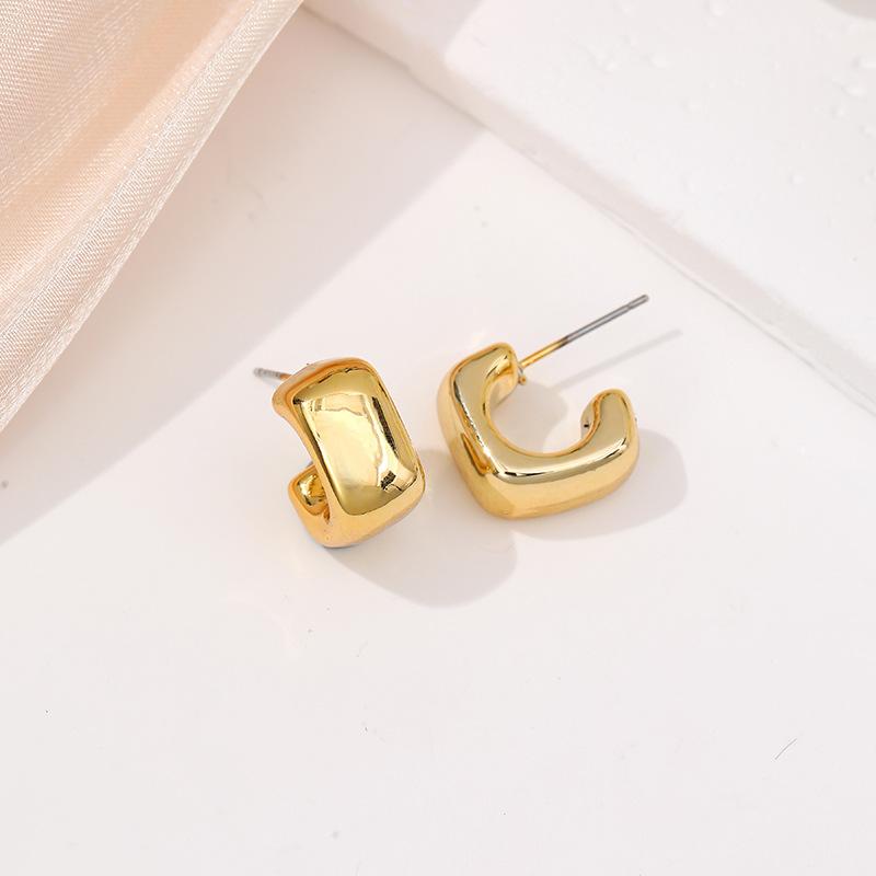 Creative gold stud earrings light luxury earrings niche design sense gold stud earrings high sense earrings jewelry accessories