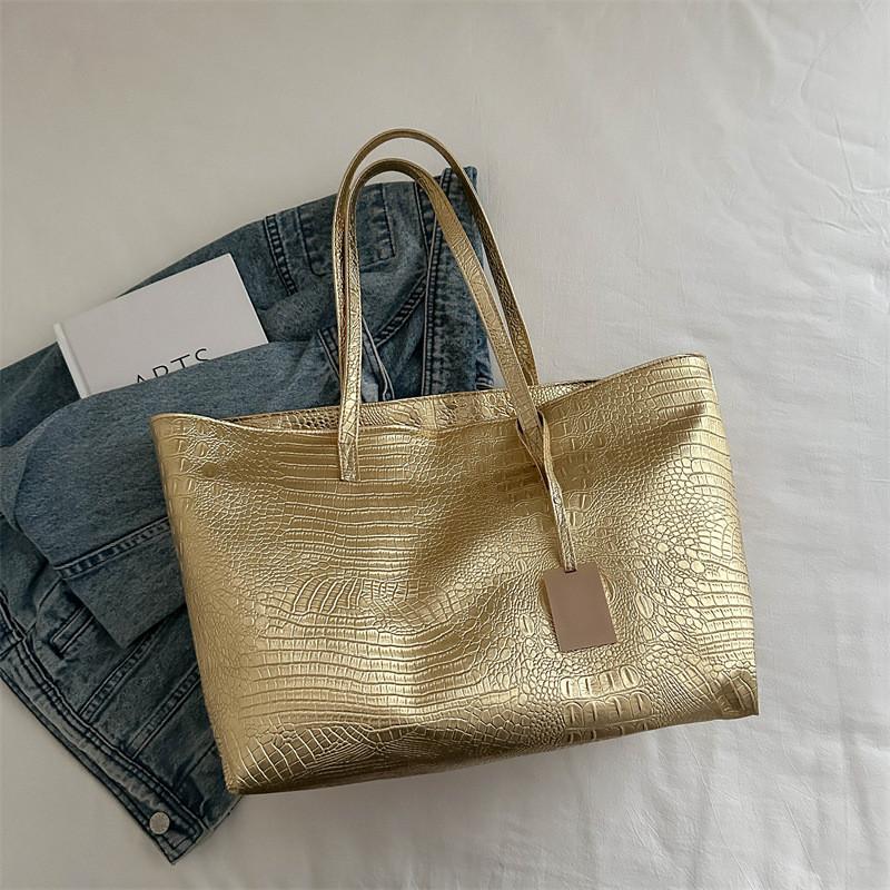 Versatile Womens Tote Bag In Korean Style Featuring Trendy Stitching Details золотой