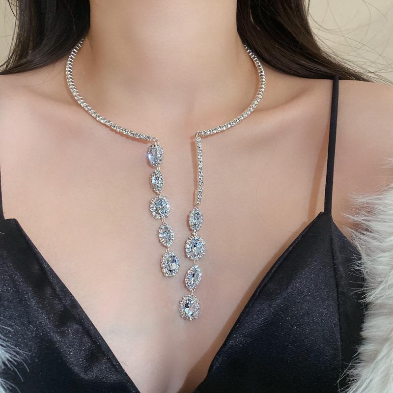 Teardrop Heart Pendant Rhinestone Choker - Elegant Women's Necklace