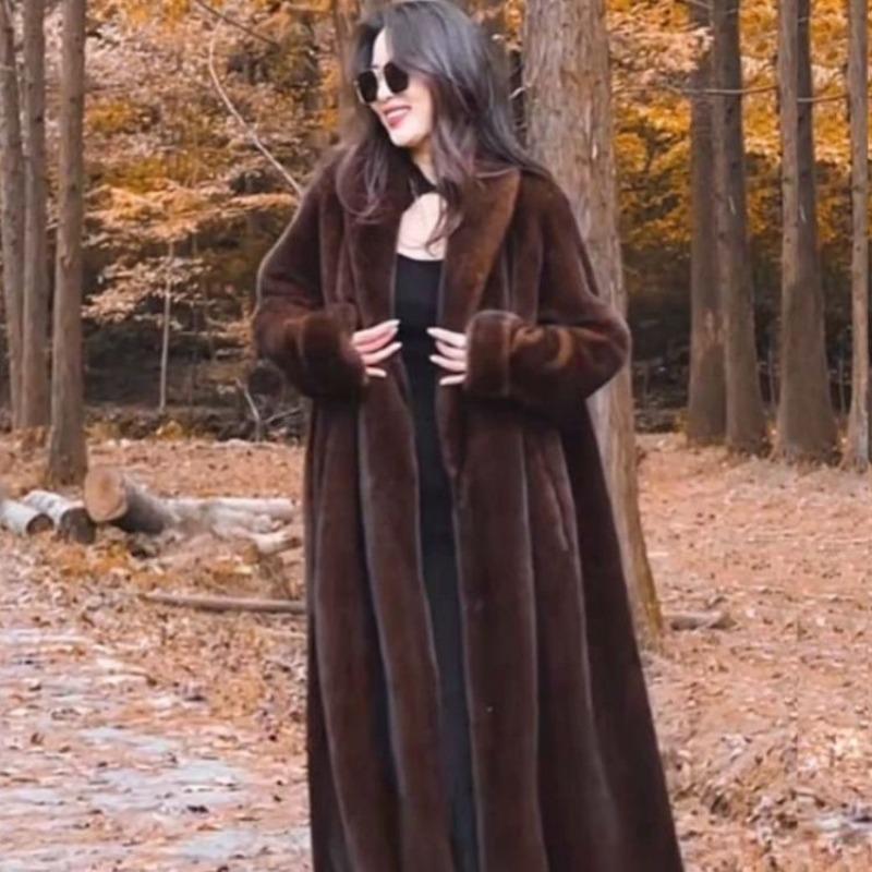 

Зимнее новое пальто из искусственного меха норки женское зеленое фруктовое воротник удлиненное до колена утолщенное пальто тренд M (120-75kg)