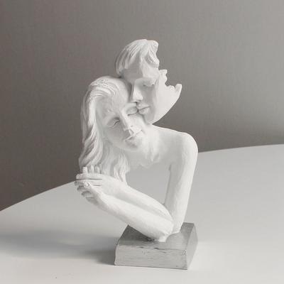 Heminredning Par Staty Skulptur Dekoration Figurin Harts Hantverk Figur för Alla hjärtans dag Vardagsrum Skrivbord Modern Gåva