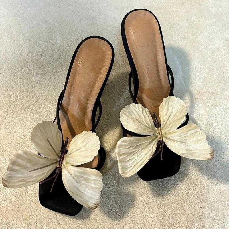 Leder Französisches Nischen-Temperament Schmetterling Ein-Riemen-Slipper Damen Neue Frühling und Sommer Dicke Sohle Hoher Absatz Sandalen