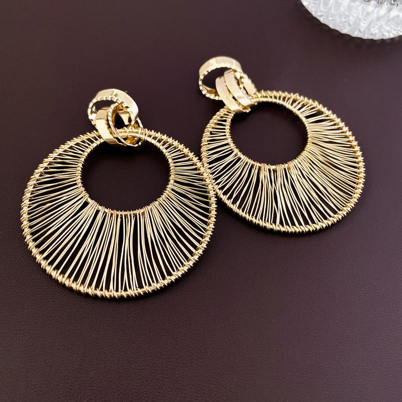 Exaggerated Hollow Circle Geometric Earrings Ins Fashionable High-end Earrings for Women
