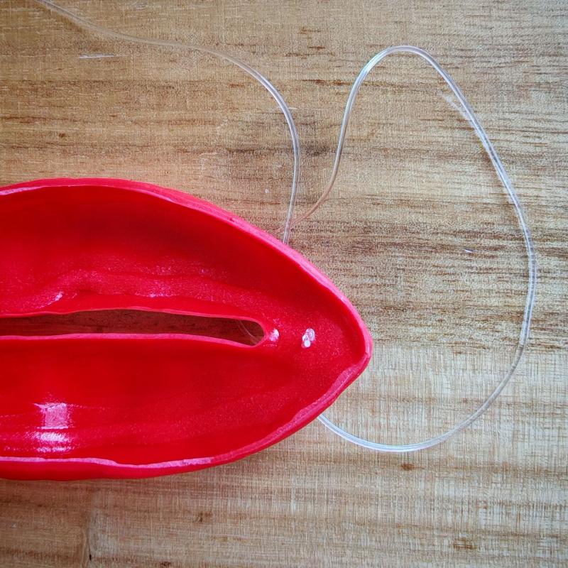 Realistic Red Lips Sausage Joke Prop for Funny Party Cosplay Halloween Gag Thick Novelty Accessory for Photo Booth