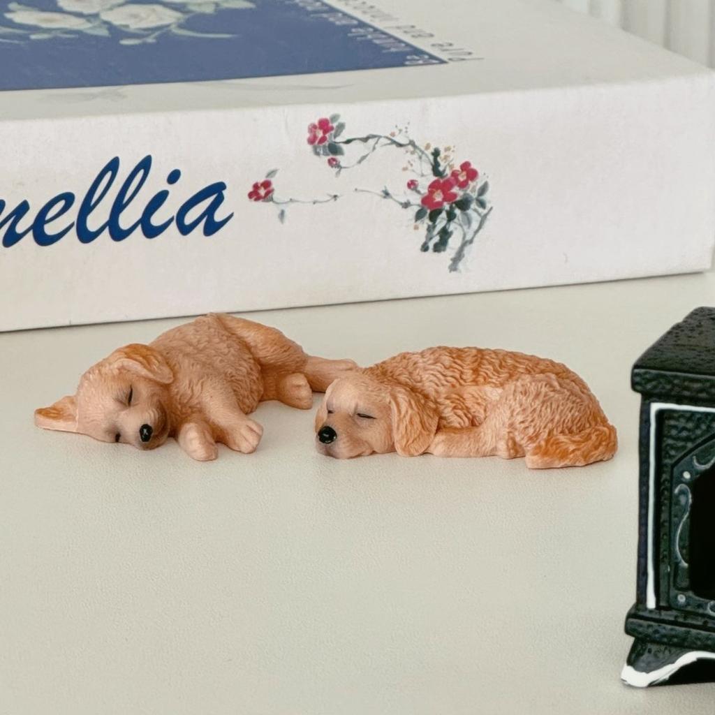 Golden Retriever Dog Resin Car Ornaments Puppy Cute Dog Toy Figure Statue for Car Dashboard Tabletop Decoration