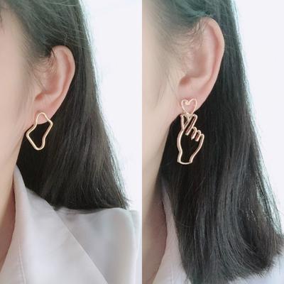 Lovely Heart-shaped Hearts Earring Refill Popular Girls Heart Earring