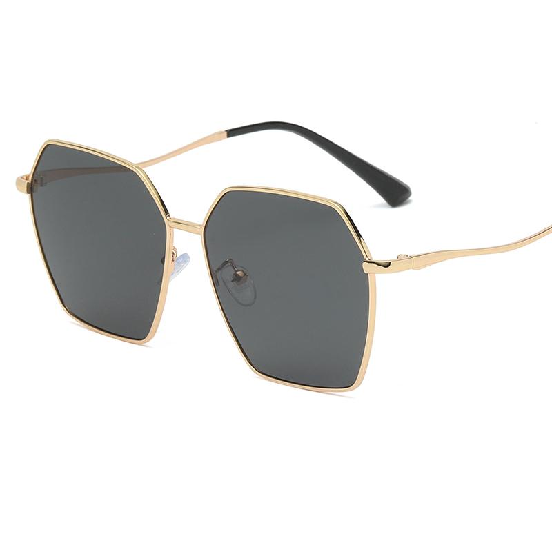 Large Metal Glasses Fashion Sunglasses Women Luxury Brand Design Mirror Square UV400 Protection Outdoor Glasses for Men and Women