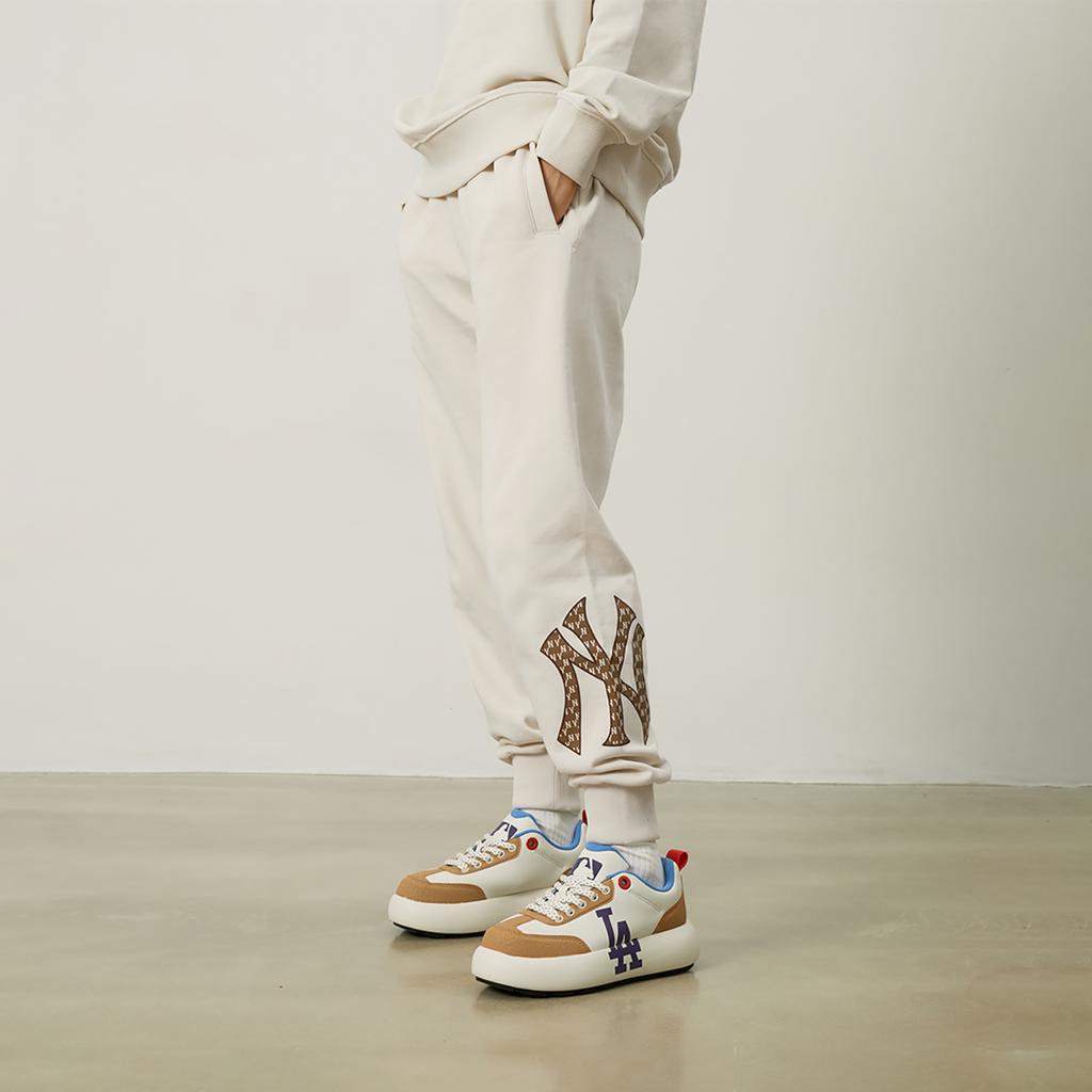 New MLB MONOGRAM Collection New York Yankees 24FW Casual Pants Knitted Sweatpants Unisex Dark Cream 3APTM0144-50CRD