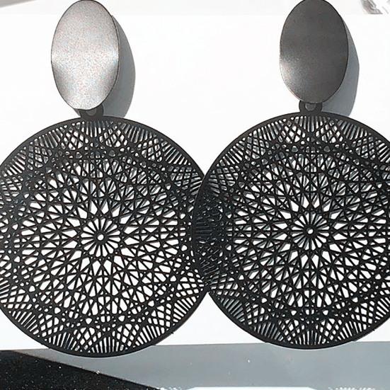 1 Pair Exaggerated Piercing Women Earrings Alloy Round Hollow-out Pattern Pendant Earrings Party Jewelry