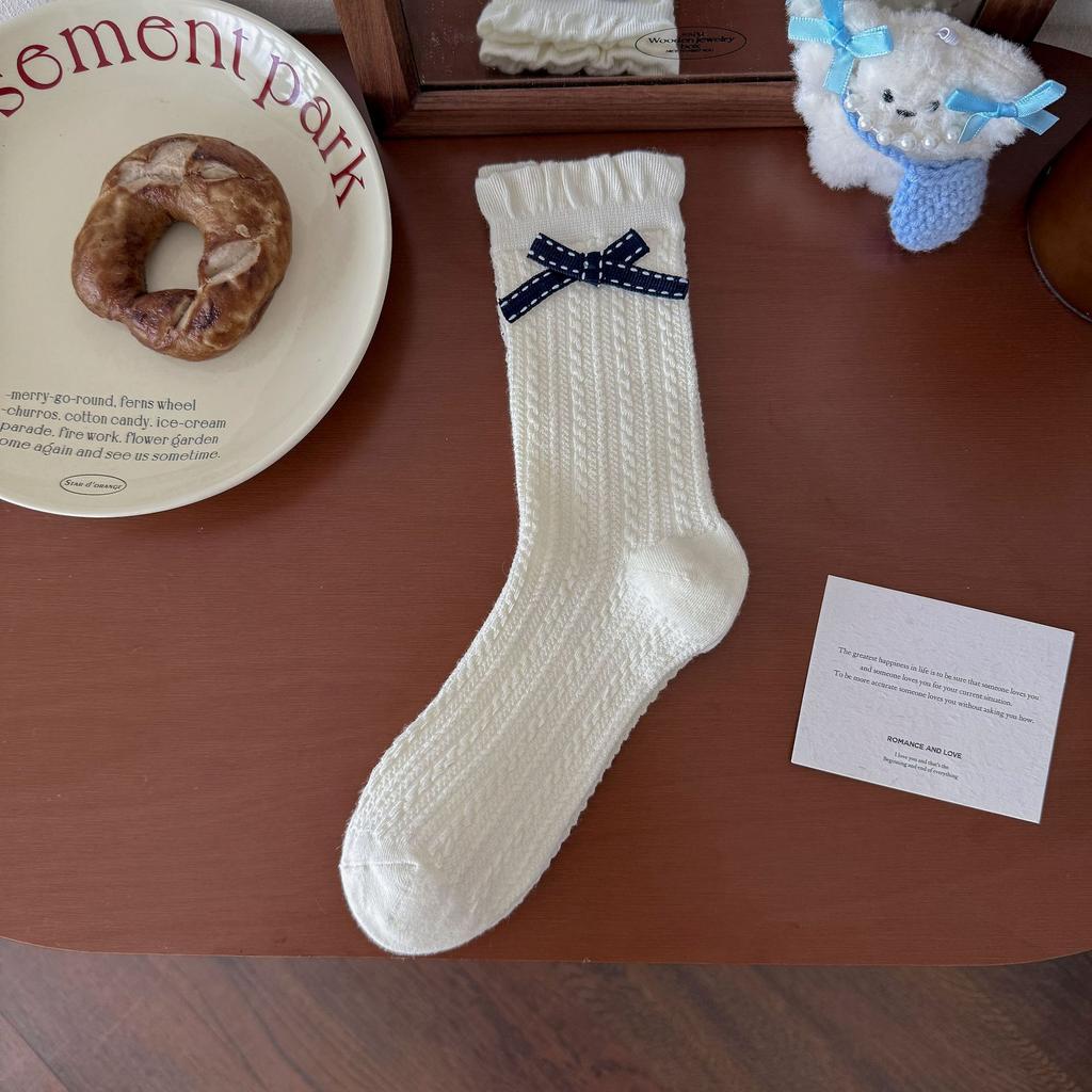 Ladies Spring Vintage Button Bow College Boneless Mid Barrel Stack Socks