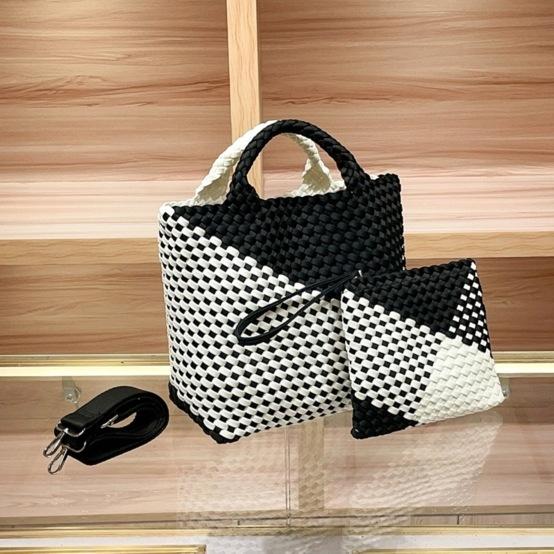 

Color Matching Large Hand-Woven Vegetable Basket, Bucket Bag, Fashionable Portable Child And Mother Bag, Exquisite Oblique Span Women S Bag 25*14*26cm
