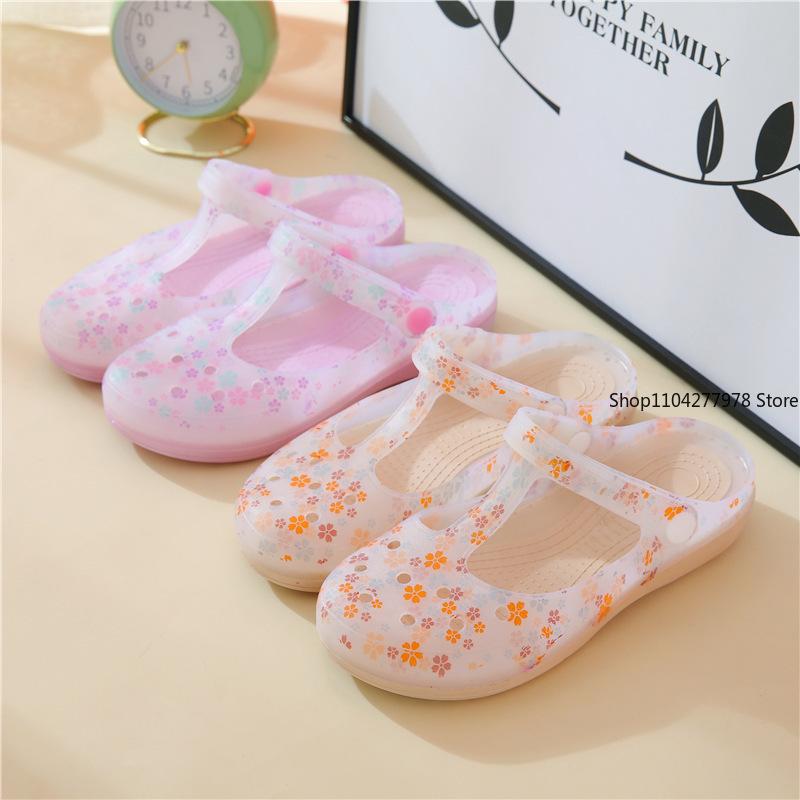 Fashion 2025 Lightweight and Anti Slip Summer Hole Shoes for Women Flat Bottom Cool Outdoor Baotou Large Size Jelly Beach Shoes