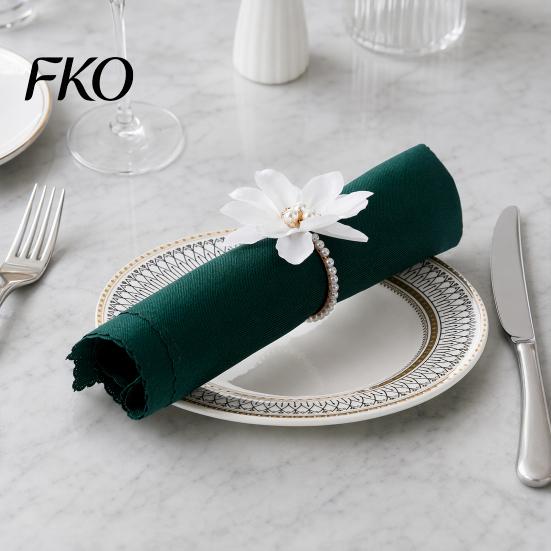 Serviettenring 6 Stück Weiße Lotusringe, Chiffonblumen Metallhalter, Weicher Stoff Perlen-Dinnerringe für Hochzeit Junggesellinnenabschied Tisch
