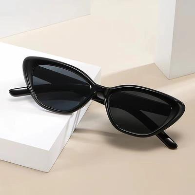 2024 Retro Triangle Star Cat Eye Sunglasses - Fashionable Unisex Street Style