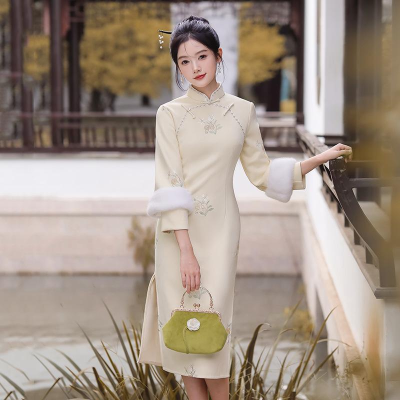 Inverted large-sleeved autumn and winter clothing, new Chinese-style long-sleeved cheongsam, winter thick style, improved young style, high sense M