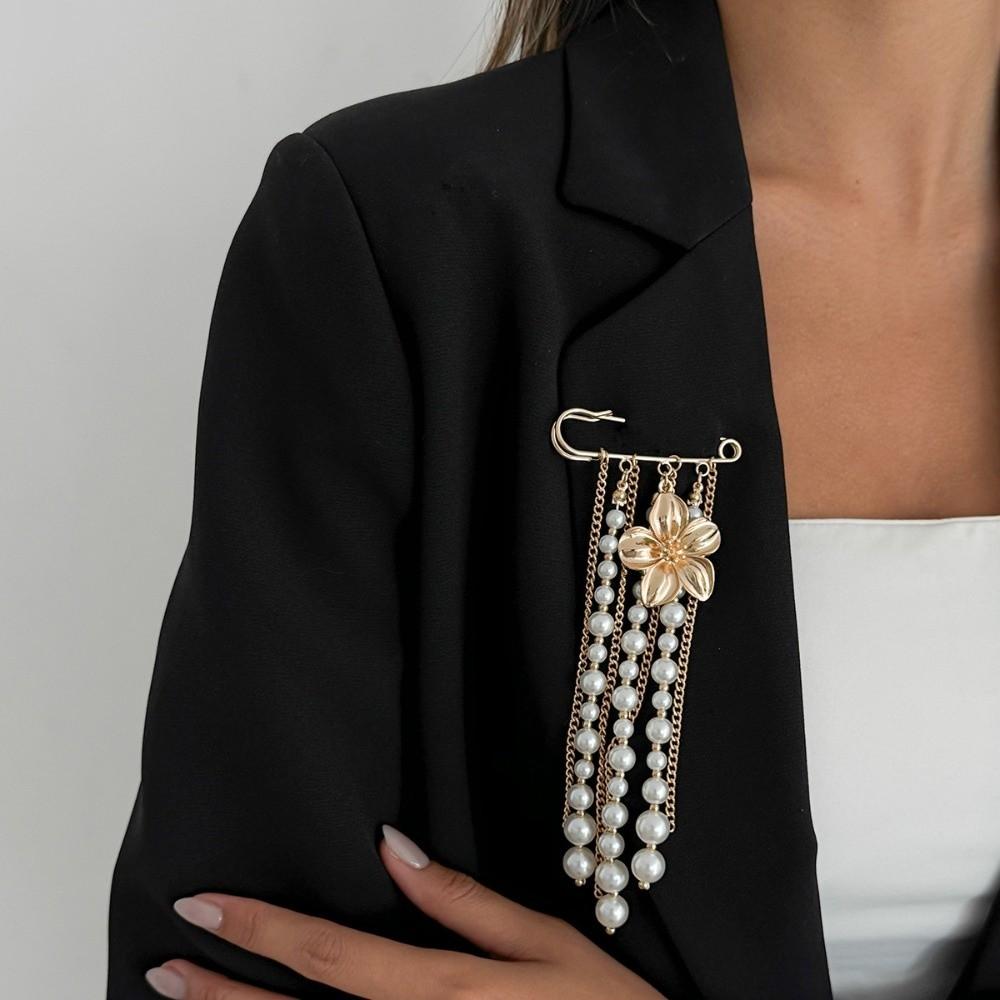 Stylish Faux Pearl Brooch Elegant Lightweight Flower Pendant Brooch Trendy Delicate Tassel Chain Brooch Daily Collocation золотой