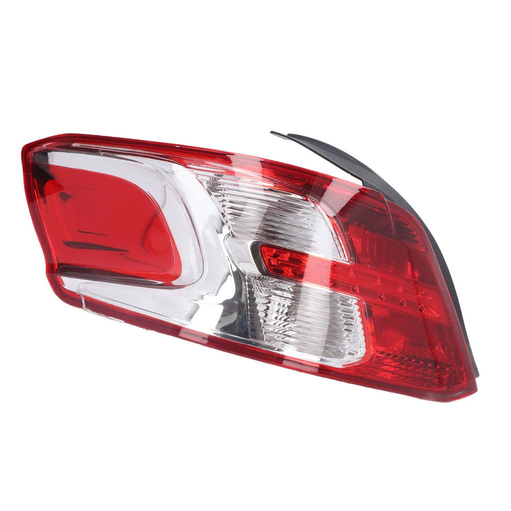 Rücklicht 714000285800, linke Seite, helles Licht, glatte Oberfläche, Ersatz für Peugeot 301 2012?2016