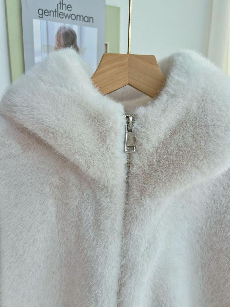 2025 Eco-Friendly Women's Hooded Shearling Mid-Length Mink Fleece Winter Coat