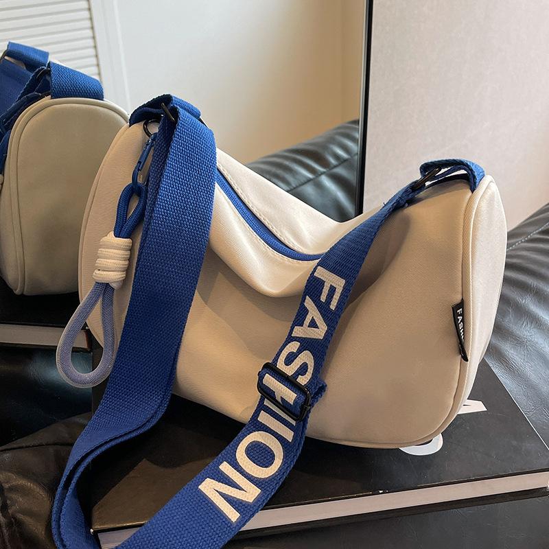 

Нейлонова тканинна сумка для жінок великої місткості 2024 нова модна універсальна сумка через плече високого класу іноземна сумка-подушка