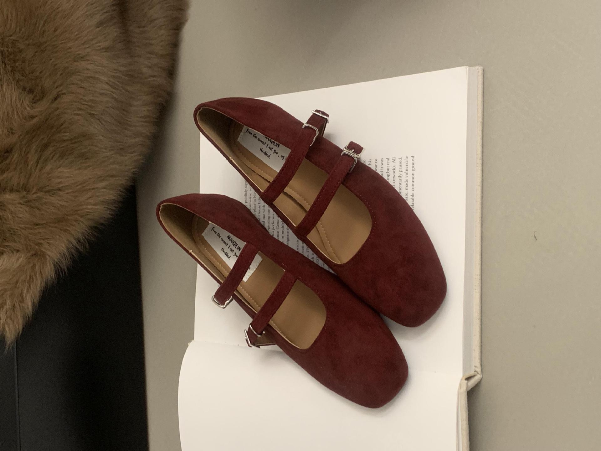 

Inner heightening suede shallow mouth single shoes women s spring and autumn new French retro fairy ballet evening breeze thick-soled Mary Jane shoes 35