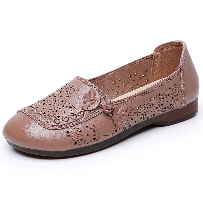 Soft-soled shoes, sandals, women's summer hollowed-out middle-aged leather shoes, new middle-aged hole-hole beef tendon soles, elderly single shoes