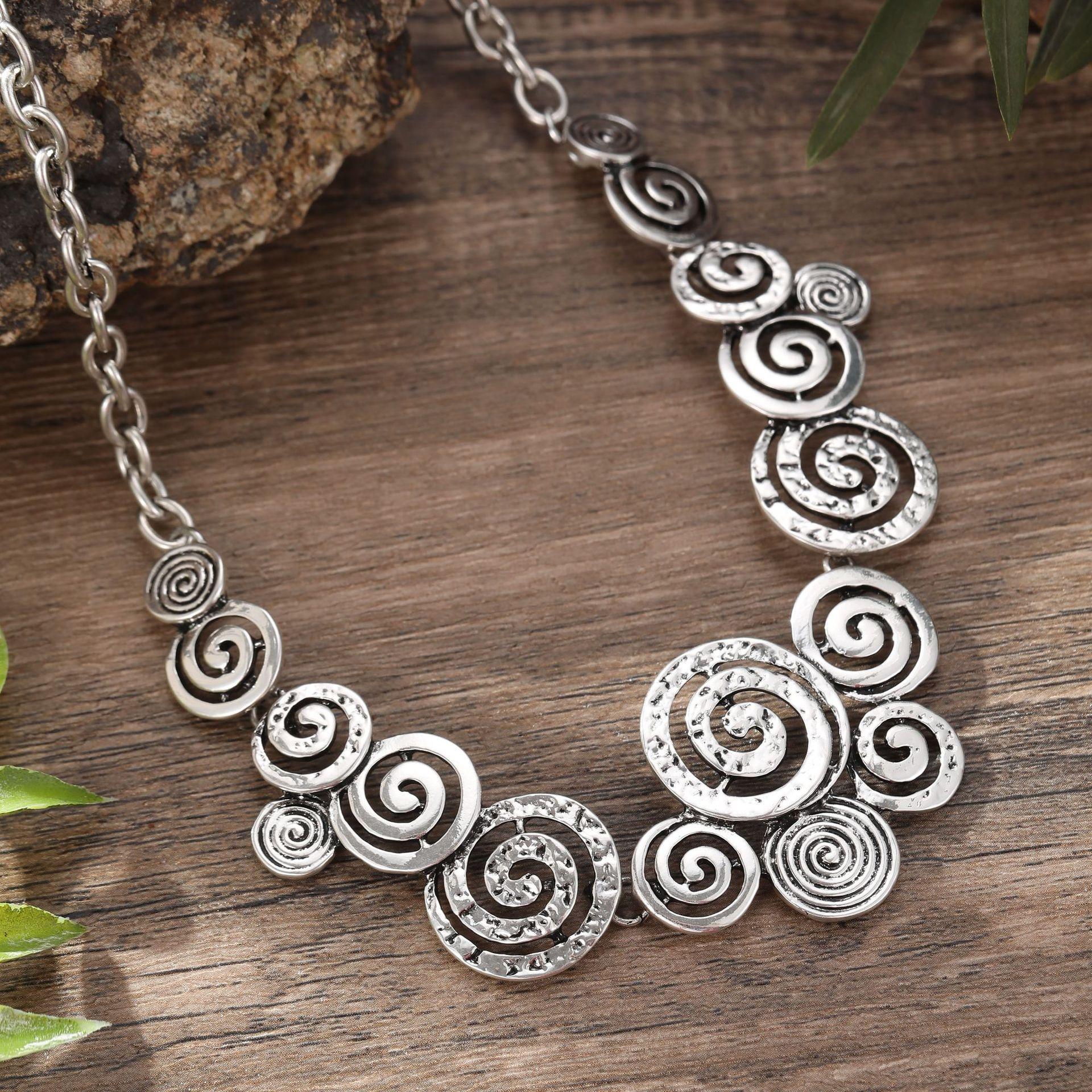 

Новый ретро набор ожерелья и браслета с цветком раковины для женщин, преувеличенное ретро-стиль, металлическое ожерелье с раковиной