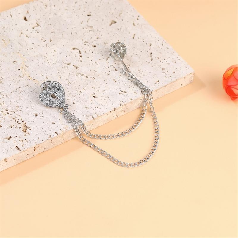 Elegant Metal Heart Key Brooch Long Chain Fashion Accessory odern Key Heart Brooch With Extended Chain For Women Men