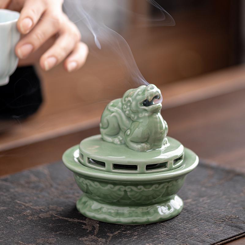 Blue Porcelain Suanni Beast Coil Incense Burner with Lid