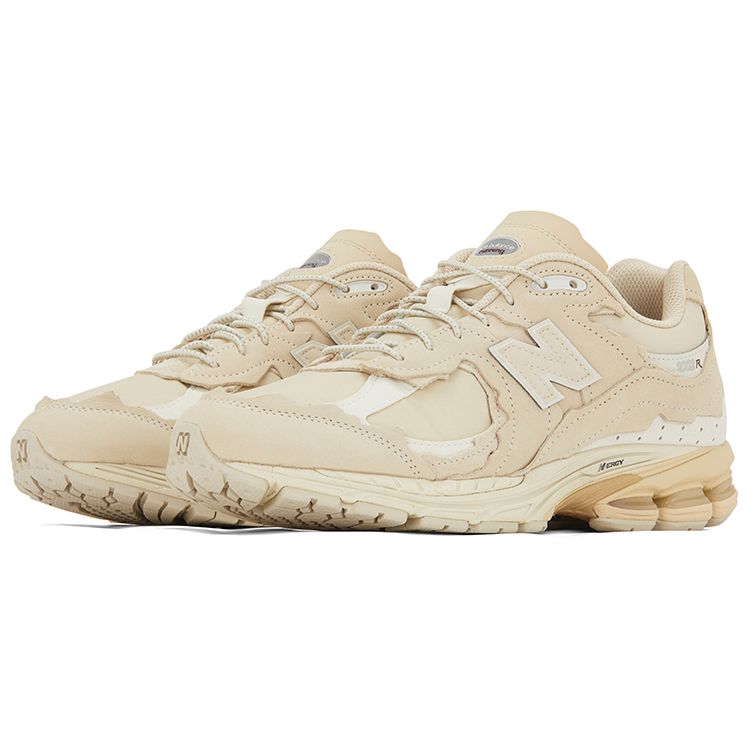 New Balance 2002R Protection Pack - Sandstone Unisex Sneakers Cream Turtledove Gold-Metallic M2002RDQ