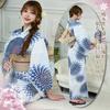 RAVIR Yukata-sett med store blå krysantemum på en hvit fluffy obi og geta-sandaler Størrelse passer dame 3-delt Bakgrunn, Belte, (En Alle)
