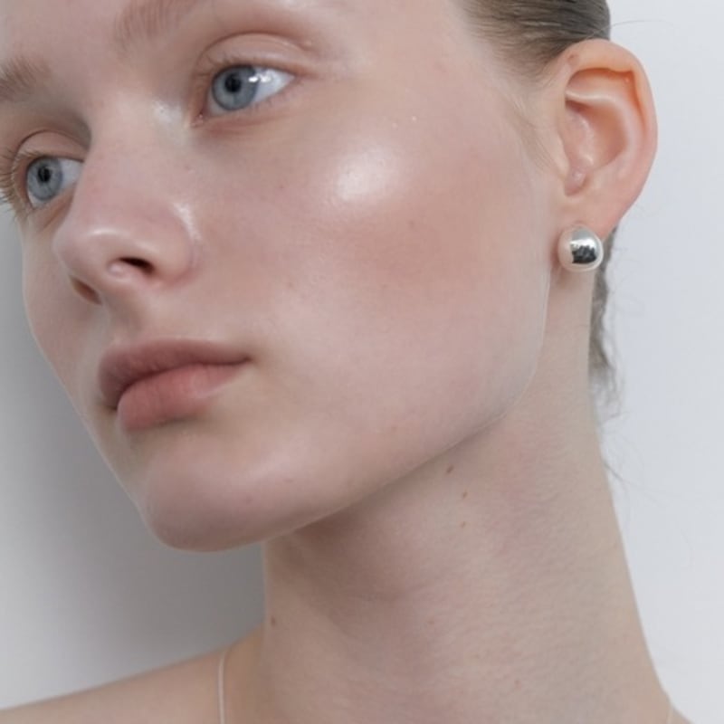 LOVE ME MONSTER [Silver] Bold Moon Earrings (L251MER010)