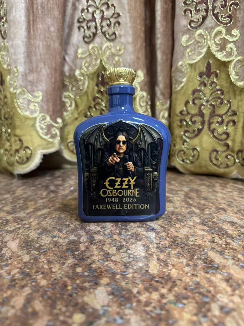 

НОВИНКА Пляшка Віскі Ozzy Osbourne Back To The Beginning Пам ятна Пляшка Віскі Вина Декор для Дому Статуетка Колекція Вироби